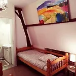 Chateau De Bellevue Proche Du Puy Dufou Bed and Breakfast 3*