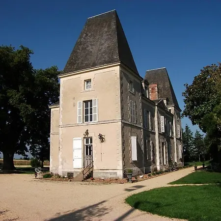 Chateau De Bellevue Proche Du Puy Dufou