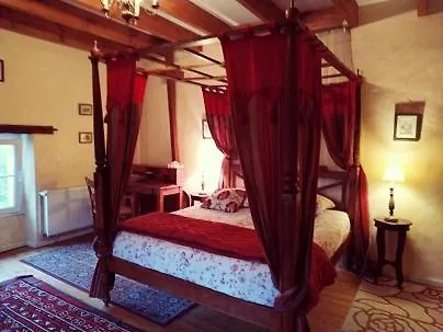 Chateau De Bellevue Proche Du Puy Dufou